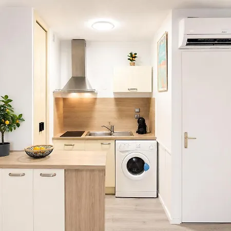 Cosy Catalan Apartment, Ac, Walk To And Shops *