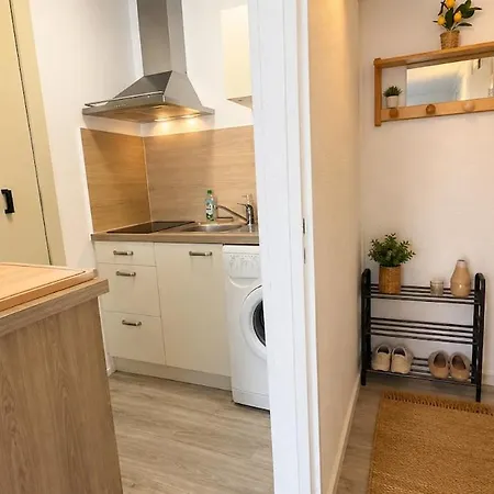 Cosy Catalan Apartment, Ac, Walk To And Shops *