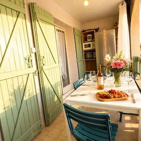 Cosy Catalan Apartment, Ac, Walk To And Shops