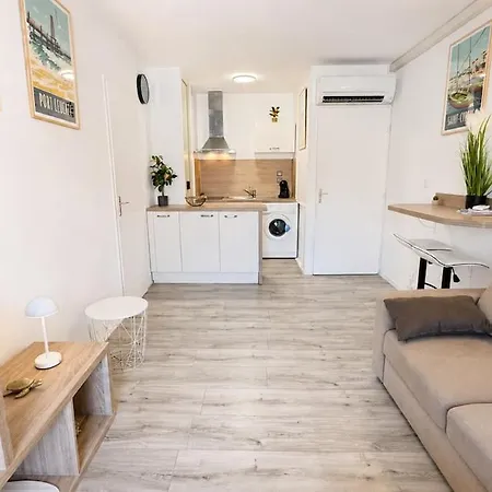 Cosy Catalan Apartment, Ac, Walk To And Shops Le Barcarès